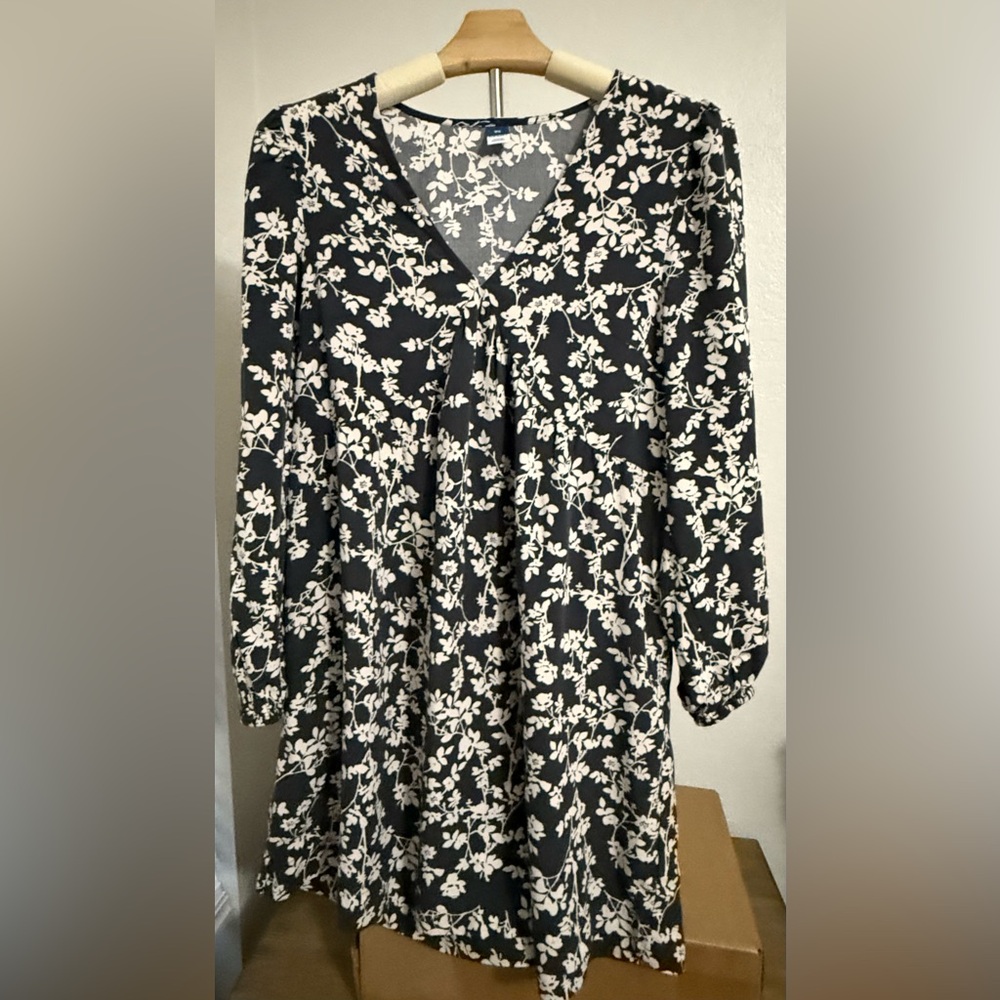 5 for $20 Deal- Old Navy Floral Dress- Size XS - Picture 2 of 7